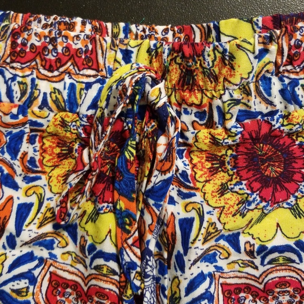 Shorts - Picture 3 of 3